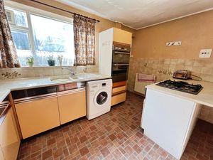 Kitchen- click for photo gallery